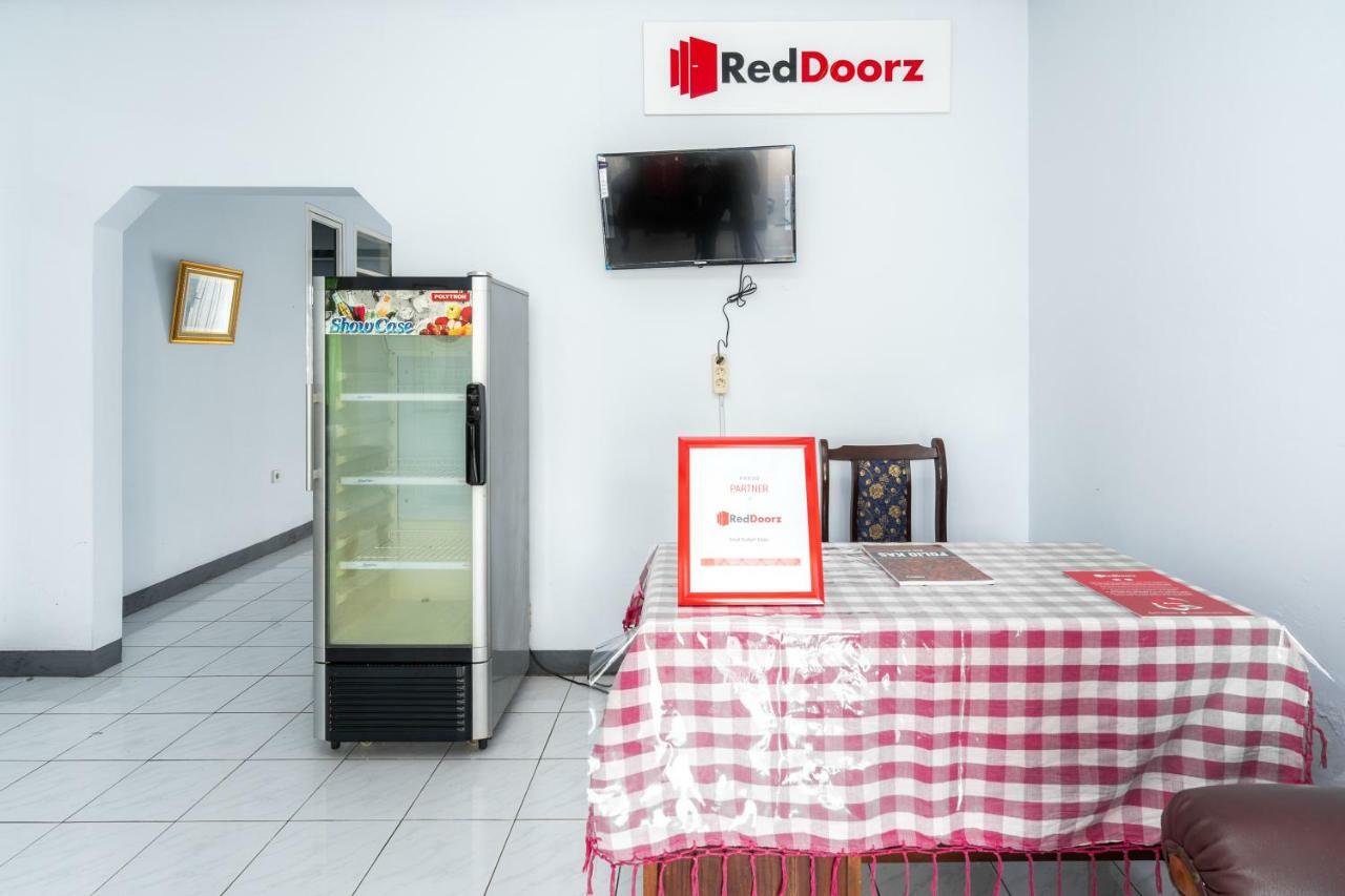 Reddoorz Syariah Near Rsud Cimacan Богор Екстер'єр фото